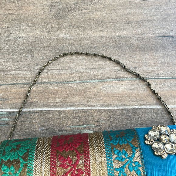 Beautiful clutch - Picture 3 of 10